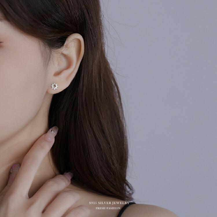 太陽モチーフのシルバーピアス シルバー925 ピアス 太陽 サン 宇宙