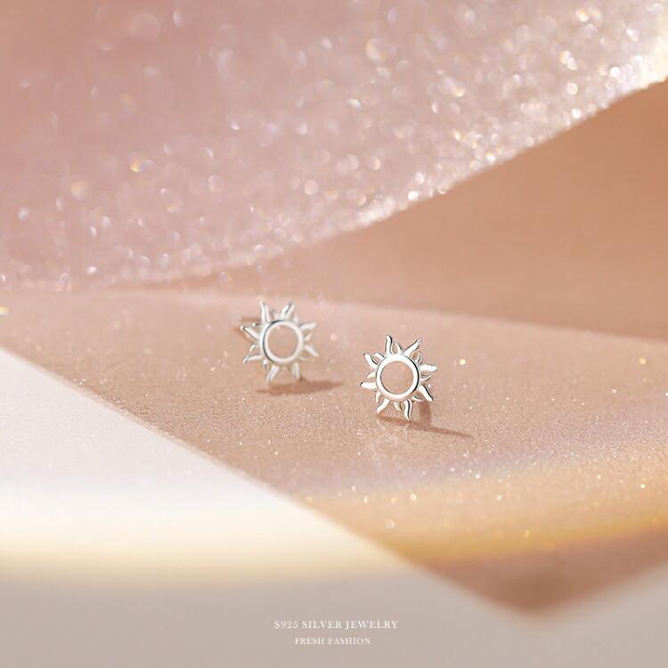 太陽モチーフのシルバーピアス シルバー925 ピアス 太陽 サン 宇宙