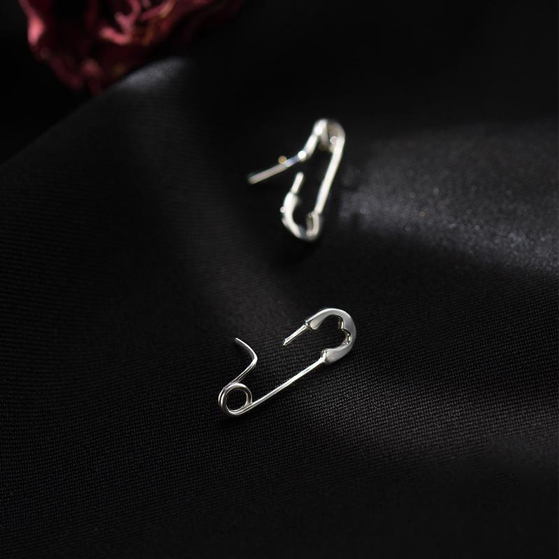 syu.homme/femm 安全ピンモチーフピアス 安全ピンモチーフの刺すだけピアス 安全ピン ピアス 安全ピンモチーフ