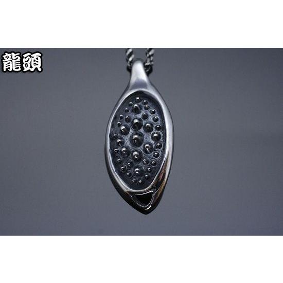 本物保証 メンズネックレス メンズペンダント 和柄 ペンダント ブランド 燻し ペンダントトップ 霰 龍頭 シルバー メンズ ネックレス メンズアクセサリー Chescotimes Com