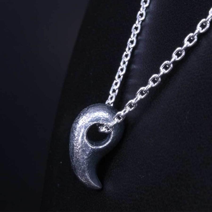 ペンダント メンズ 八尺瓊 勾玉 ペンダントトップ 燻し仕上げ SIZE:M