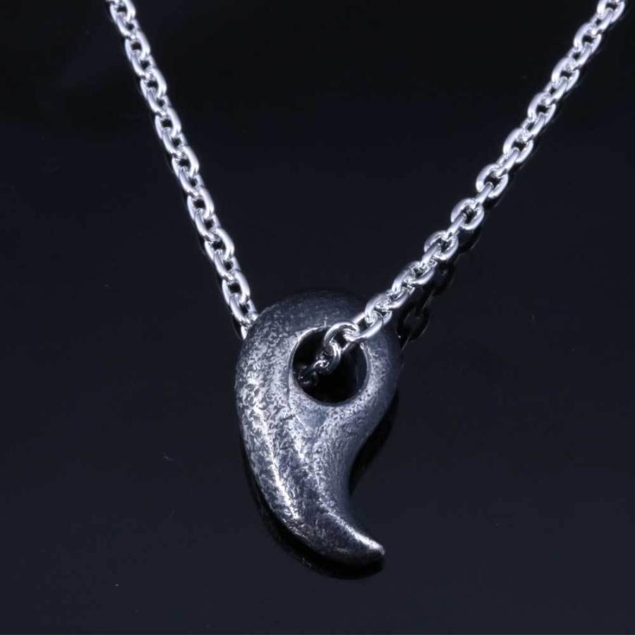 値下げ！玉製　ペンダントトップおまとめ30個 ペンダント メンズ 八尺瓊 勾玉 ペンダントトップ 燻し仕上げ SIZE:M