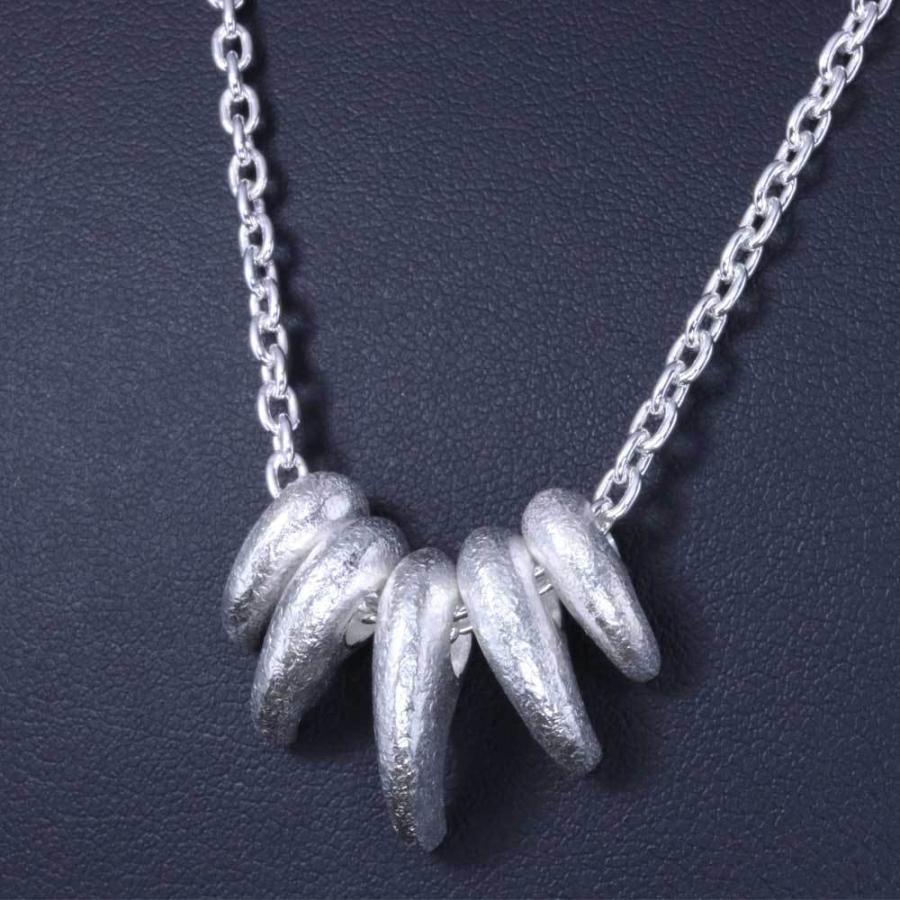 人気ブランド激安 ネックレス メンズ 八尺瓊 勾玉 ペンダントトップ 白仕上げ Size S 2 M 2 L 1個セット チェーン付き 三種の神器 神話 P 553 C 龍頭 Silveraccessorieswebshop 通販 Yahoo ショッピング 新品 買取 Encuestas Goberna Pe