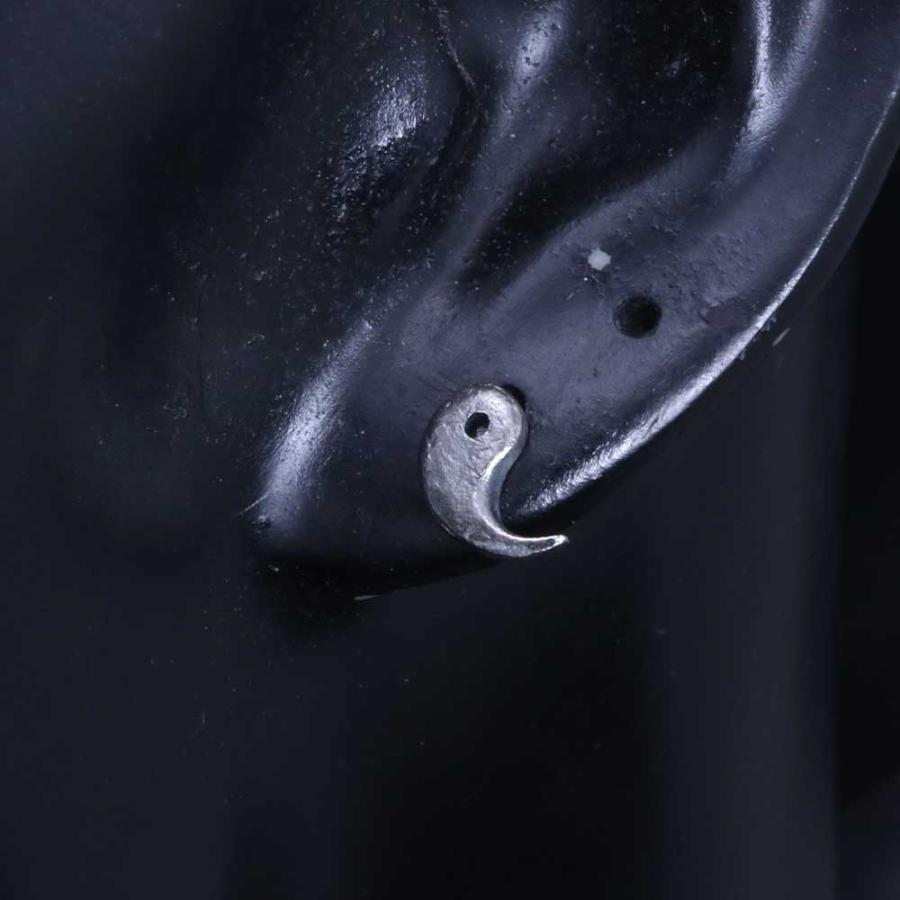 ピアス メンズ ブランド 片耳 龍頭 八尺瓊勾玉 ピン 燻し仕上げ 1ヶ