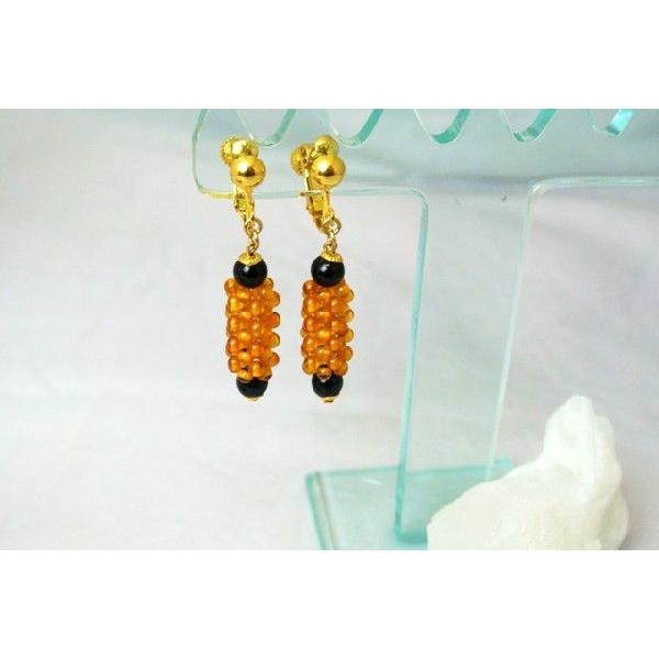 琥珀 コハク アンバー 黒珊瑚 イヤリング 耳飾り 一粒2mm : ae-035  