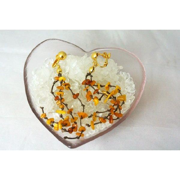 琥珀 コハク アンバー イヤリング 耳飾り さざれ型 | 