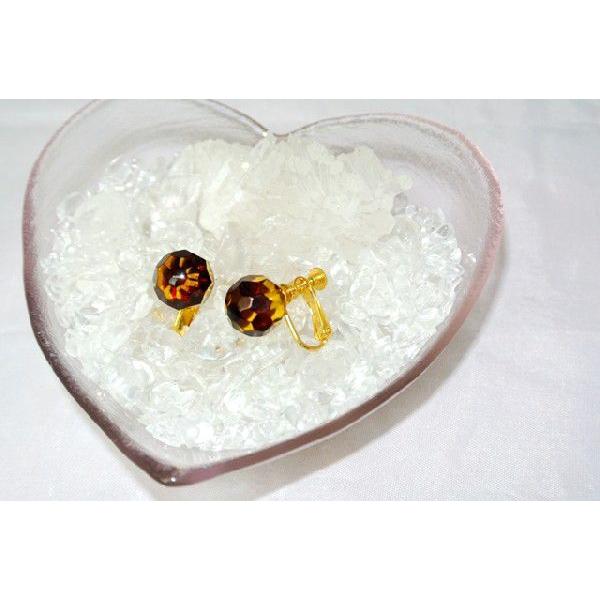 グリーンアンバー 琥珀 コハク イヤリング 耳飾り サウンドカット加工 11mm | 