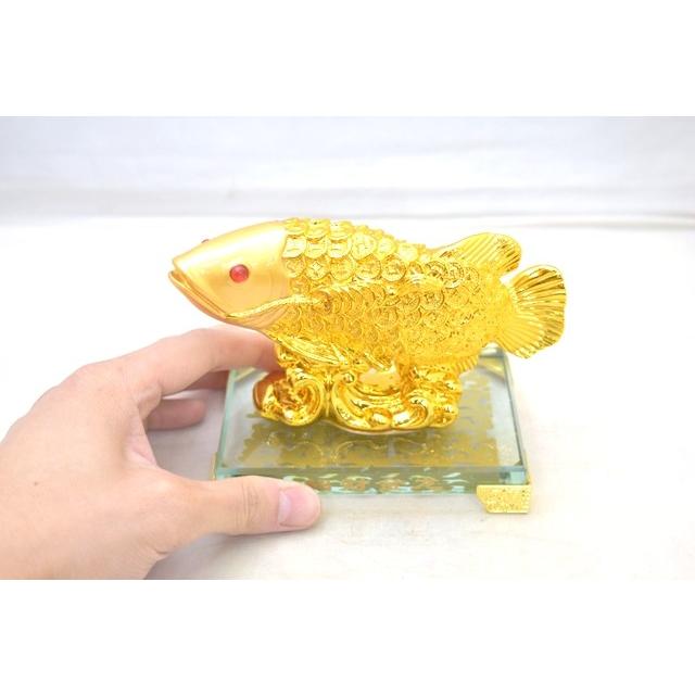 3Dプリント アロワナ 置物 レインボーカラー金色台座付き約32.5cm 可動式 アロワナ 龍魚 樹脂製置物 中 金 ガラス台座 銭鱗 : 横浜中華街龍