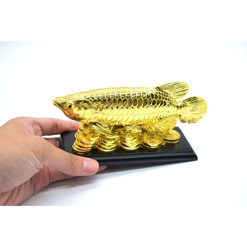 アロワナ 龍魚 台座付き 樹脂製置物 金色 中 : 横浜中華街龍 - 通販 