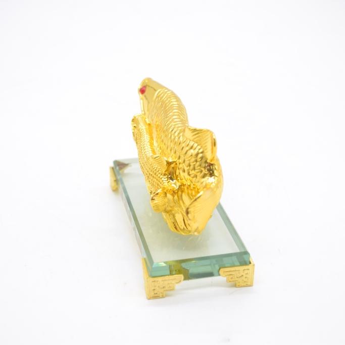 アロワナ 龍魚 双魚 ガラス台座付き 樹脂製置物 金色 11.5cm : 横浜