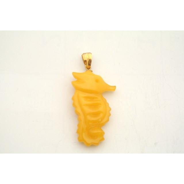 大粒天然琥珀K18ペンダントトップ 楽天市場】大粒 琥珀 ペンダントトップ 華やかな存在感！ 透明感