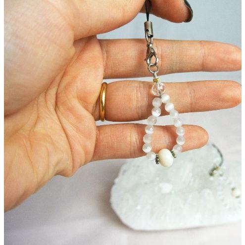 【メール便OK】 珊瑚 ストラップ ホワイトキャッツアイ 選べる2種類 |  | 03