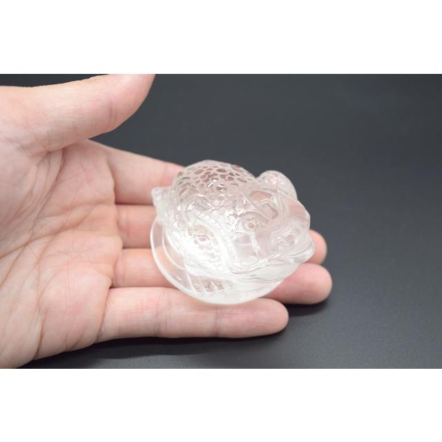 三脚蟾蜍 さんきゃくせんじょ 三本脚の蛙 天然石製置物 水晶 丸型 6.5