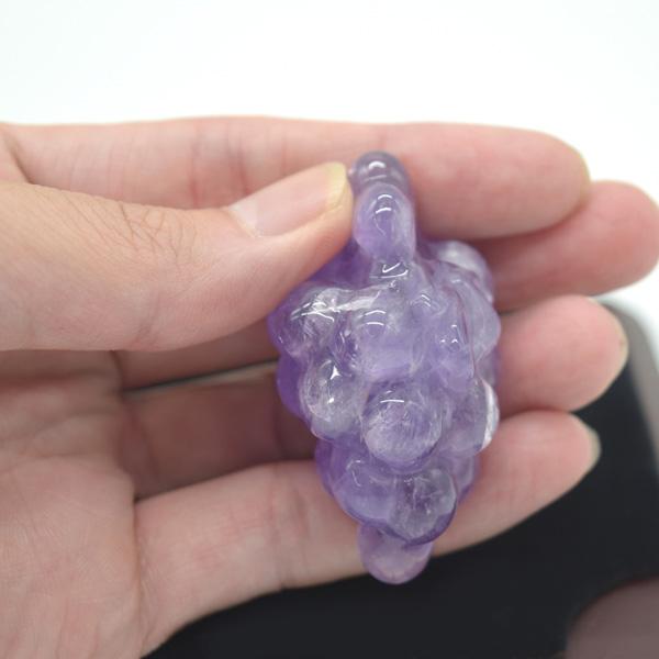 虹入り　アメジスト　ぶどう彫刻　縁結び　子孫商売繁盛　天然石水晶 葡萄 ブドウ 置物 アメジスト 紫水晶 5.5cm 天然石製 ペンダントトップ