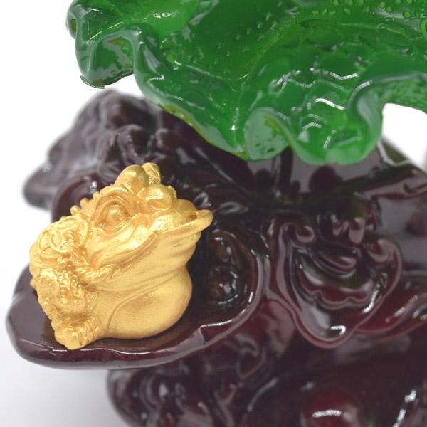 白菜の形の置物 白菜の置物 百才 百財 三脚蟾蜍つき 樹脂製置物 台座付き 19cm : 横浜