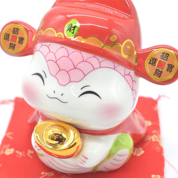 蛇 巳の置物 貯金箱 陶器製 13cm 敷物付き フルカラー ヘビ へび