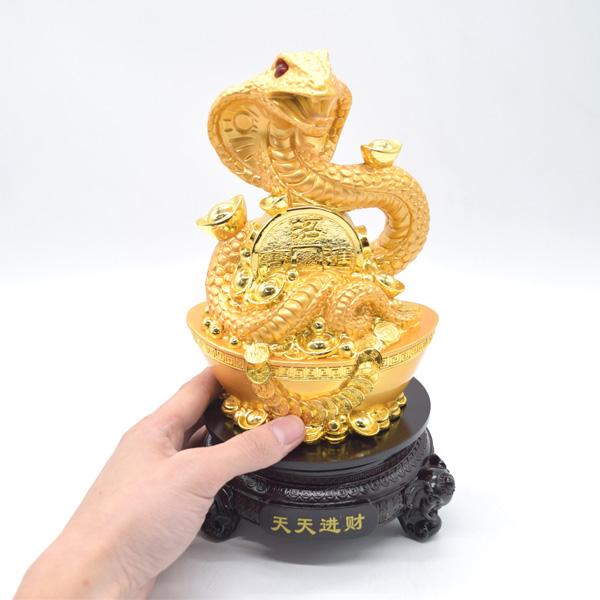 蛇 巳の置物 樹脂製 27cm 回転ギミック式 丸台座 ヘビ へび 十二支