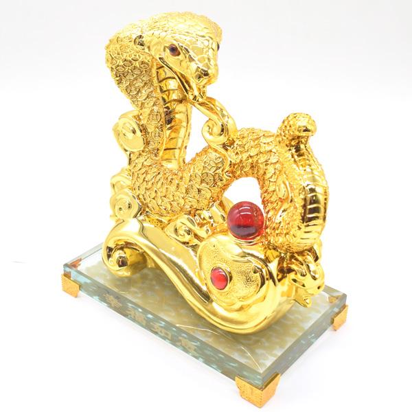 蛇（巳）置物 蛇 巳の置物 樹脂製 21cm 銭鱗 如意棒乗り ガラス台座付き ヘビ へび