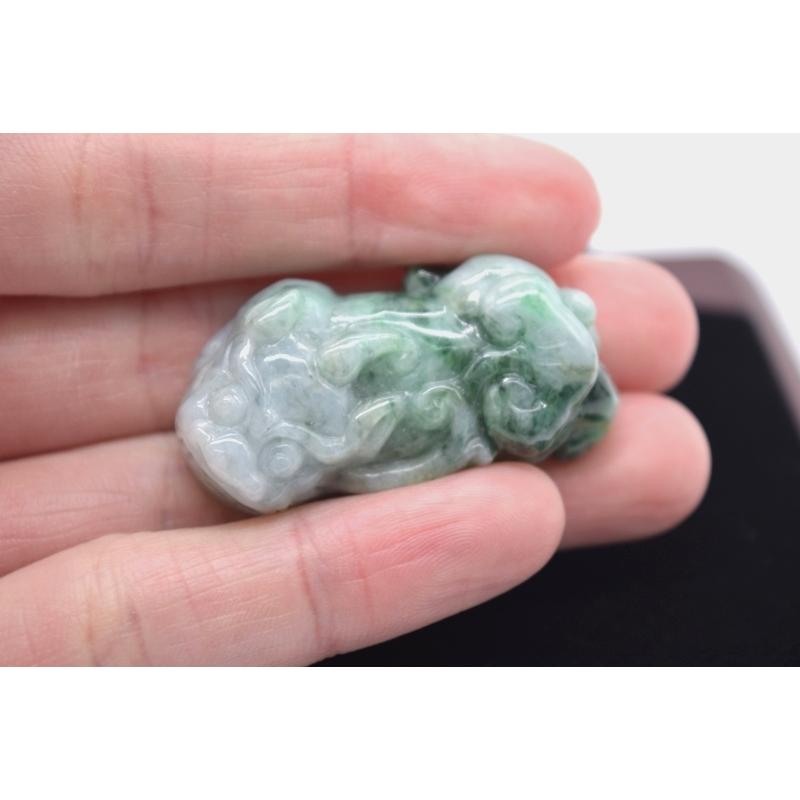 貔貅 翡翠 ジェイド ひすい 天然石 置物 4cm : 横浜中華街龍 - 通販