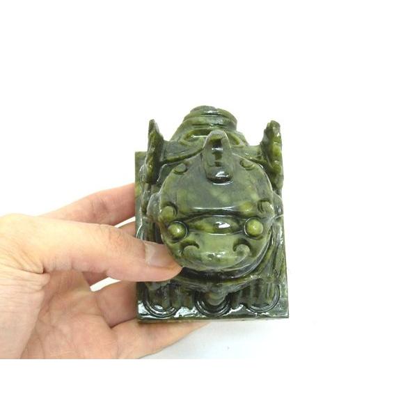 貔貅 ヒキュウ 金運 財運 商売繁盛 緑玉石製置物 小 : 横浜中華