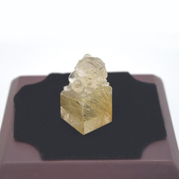 貔貅の置物 ヒキュウ ルチルクオーツ 金針水晶 正方形台座 5cm 天然石製 パワーストーン |  | 01