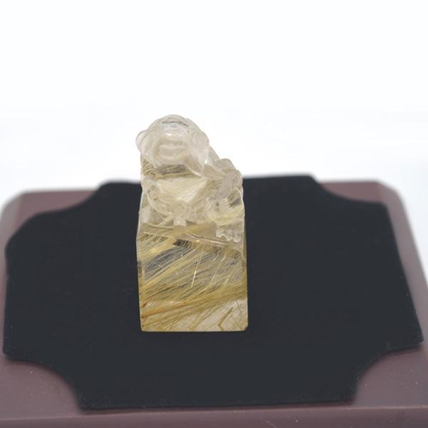 貔貅の置物 ヒキュウ ルチルクオーツ 金針水晶 正方形台座 5cm 天然石製 パワーストーン |  | 03