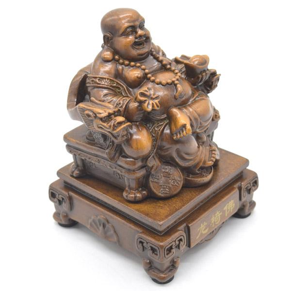 工芸品 布袋様 置物 指月 木製台座付き 布袋様の置物 笑佛 笑い仏 龍の玉座 樹脂製 木彫り風塗装 16cm : 横浜
