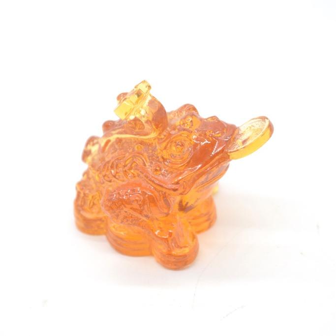 三脚蟾蜍 三本足 カエル 置物 樹脂製 5cm 半透明仕様 アンバー風 |  | 04
