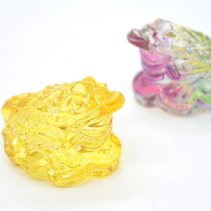 三脚蟾蜍 三本足 カエル 置物 樹脂製 4.5cm 二色から選べる 半透明 |  | 09