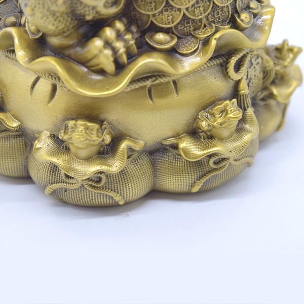 三脚蟾蜍 三本足 カエル 置物 銅製 12cm 巾着台座 八匹の蛙 |  | 10