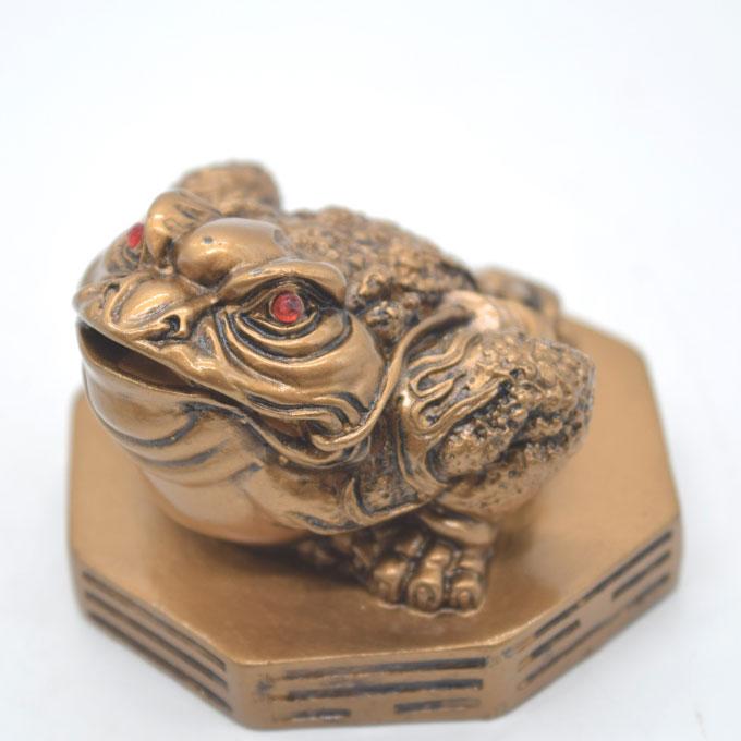 三脚蟾蜍 三本足 カエル 置物 樹脂製 6cm 八卦台座 アンティーク風塗装 |  | 06