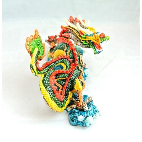 辰 龍の置物 カラフル 樹脂製 12cm 波乗り 如意宝珠 竜 : 横浜中華街龍