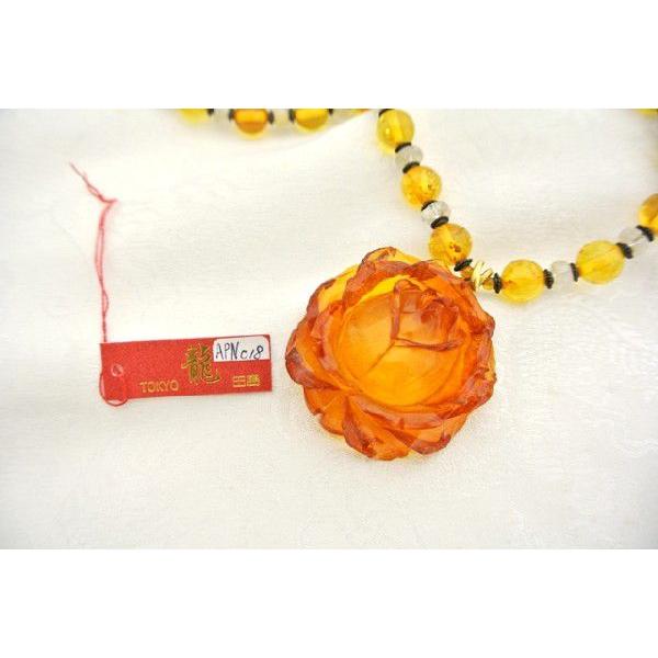 琥珀 コハク アンバー ネックレス 首飾り 花彫り : 横浜中華街龍