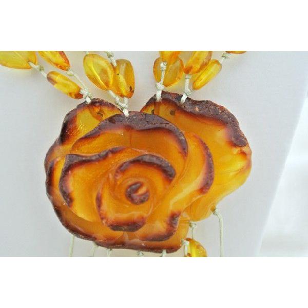 琥珀 コハク アンバー ネックレス 首飾り ミルキーアンバー 花彫りの画像