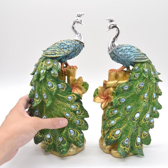 孔雀 二羽セット 樹脂製置物 彩色済み ラメ装飾 台座付き 28cm : 横浜