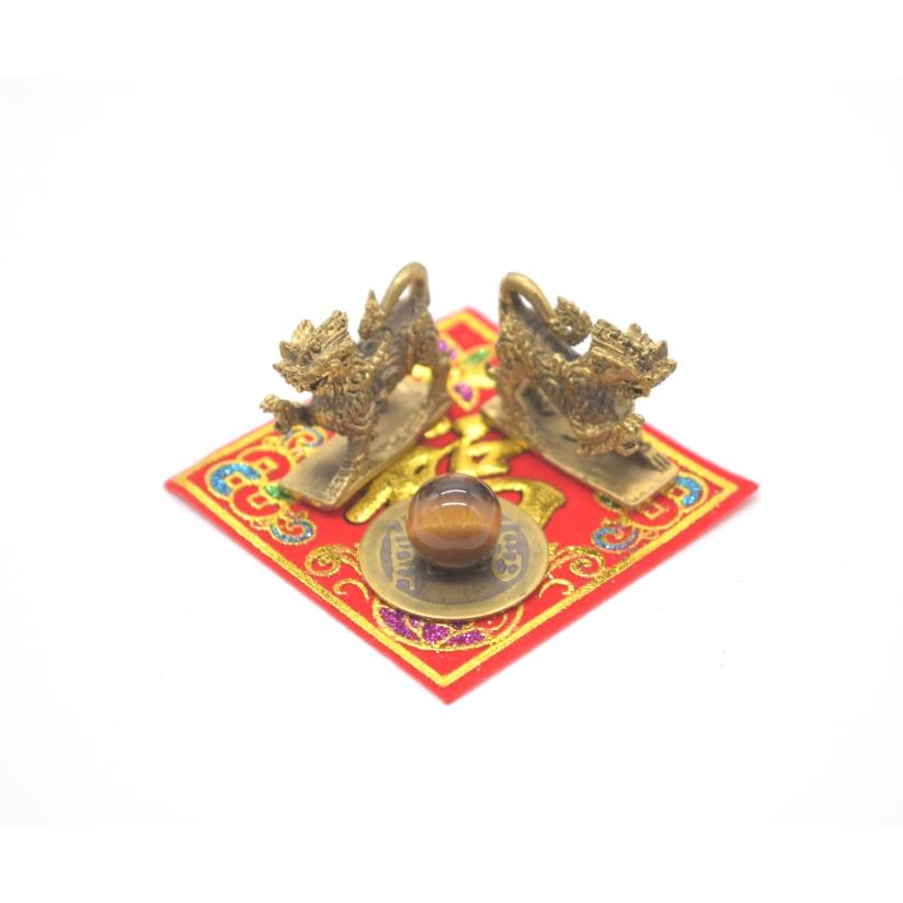 【メール便OK】 獅子 ペア 風水セット シンハー ミニチュア 銅製置物 古銭 タイガーアイ 敷物付き |  | 01