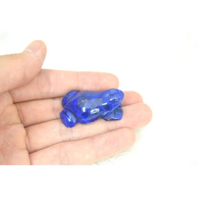 ラピスラズリのカエルの置物です。 - インテリア小物