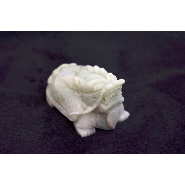 美品 天然石 レピドライトロングイ 龍亀 手彫り 置物 原石 NO.030107