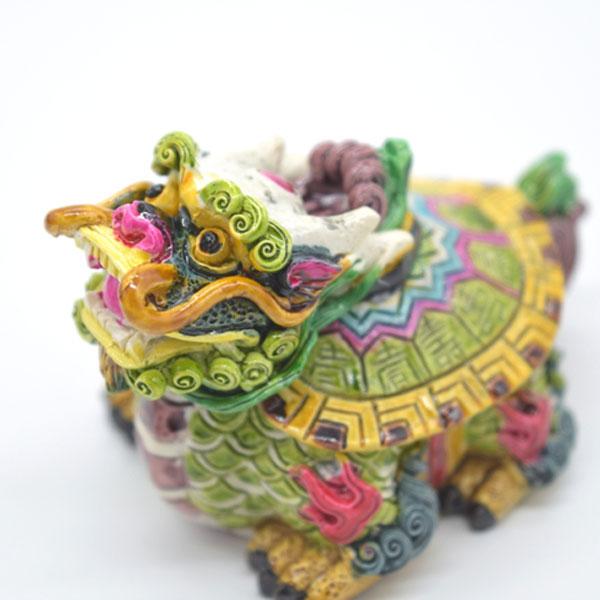 トロレアイト　ロングイ　龍亀　綺麗な色合い 龍亀 ドラゴンタートル ロングイ カラフル 樹脂製置物 彩色済み 6.5cm