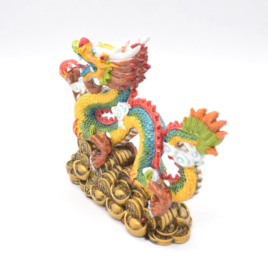 辰 龍の置物 カラフル 樹脂製 17cm 竜 赤い玉 台座付き 彩色済
