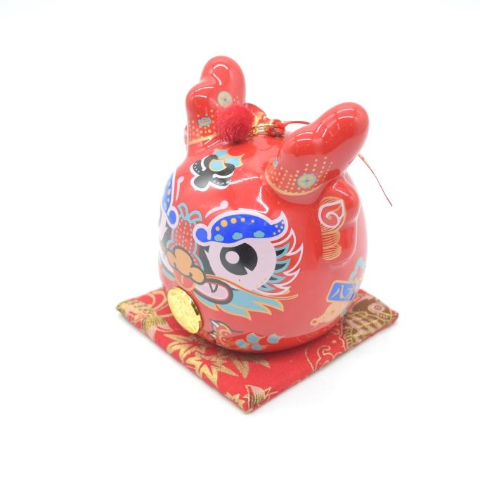 龍 辰 貯金箱 達磨型 敷物付き 陶器製置物 焼き付け式着採 フルカラー 赤 12cm |  | 01