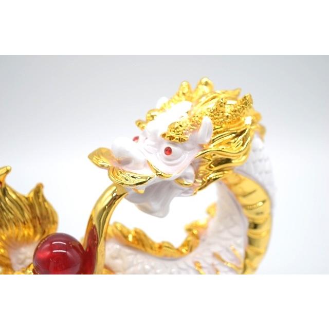 龍の置物 龍 白 ガラス台座 如意宝珠 聚宝盆 樹脂製置物 五本指皇帝龍