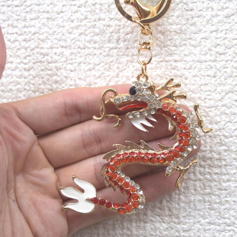 【メール便OK】 龍 キーホルダー ツートンカラー 赤 レッド×ホワイト 竜 七宝焼き 金属製雑貨 |  | 01