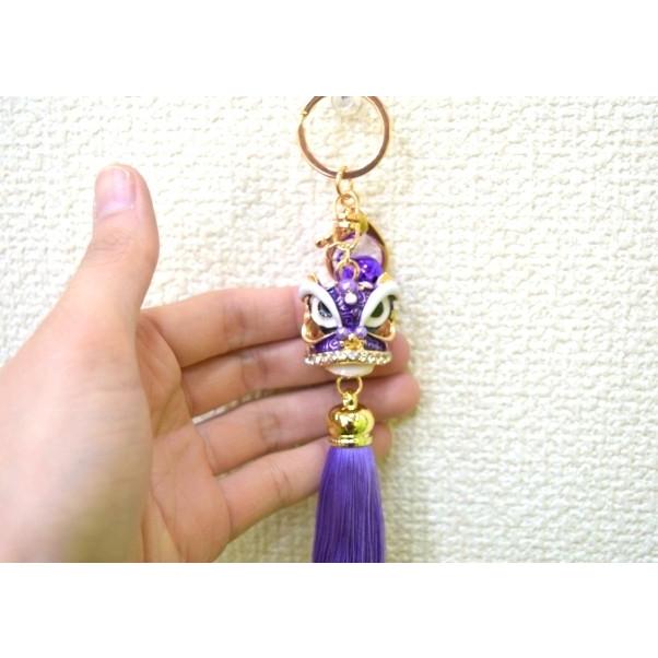 メール便OK】 獅子 七宝焼き キーホルダー ふさ付き 金属製 紫