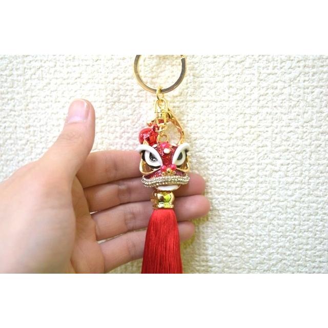 メール便OK】 獅子 七宝焼き キーホルダー フサ付き 金属製 赤 レッド