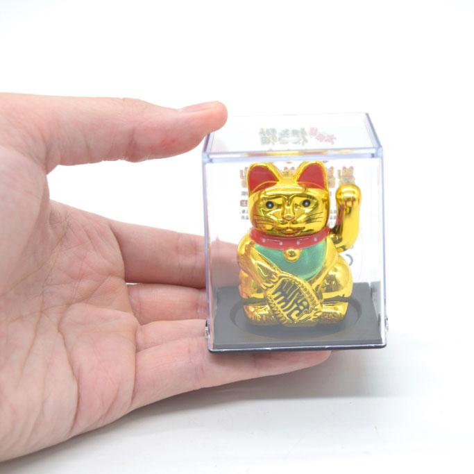 招き猫 ソーラー 選べる二種類 金色塗装 太陽光 電池不要 プラケース