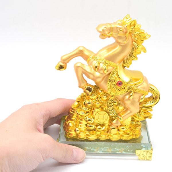 午 馬 置物 金色 16cm ガラス台座 樹脂製 干支 十二支 うまくいく