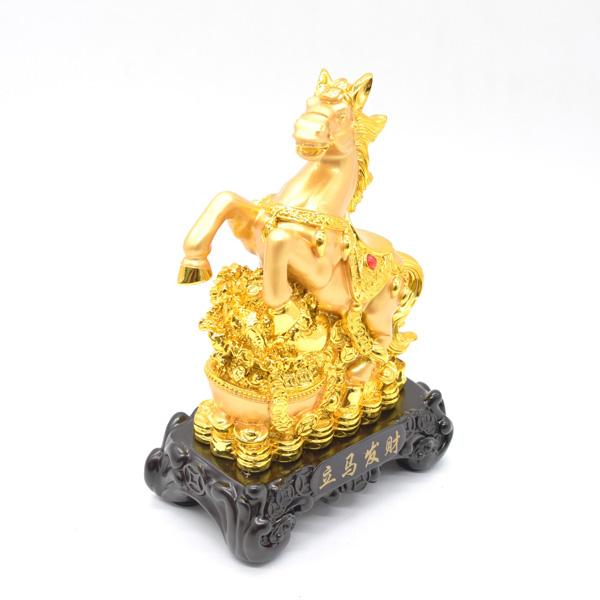 午 馬 置物 金色 18cm 黒台座 樹脂製 白菜 干支 十二支 うまくいく |  | 05
