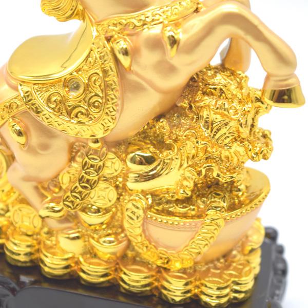 午 馬 置物 金色 18cm 黒台座 樹脂製 白菜 干支 十二支 うまくいく |  | 09