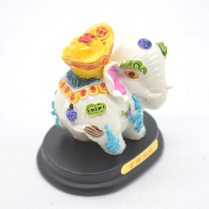 象 ゾウ 元宝乗せ フルカラー彩色 樹脂製置物 台座付き 8cm : 横浜中華